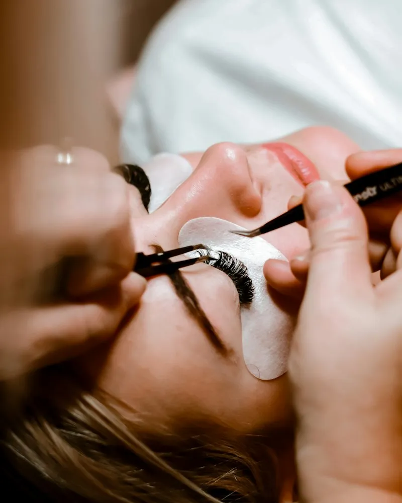 Corner Lash Extensions