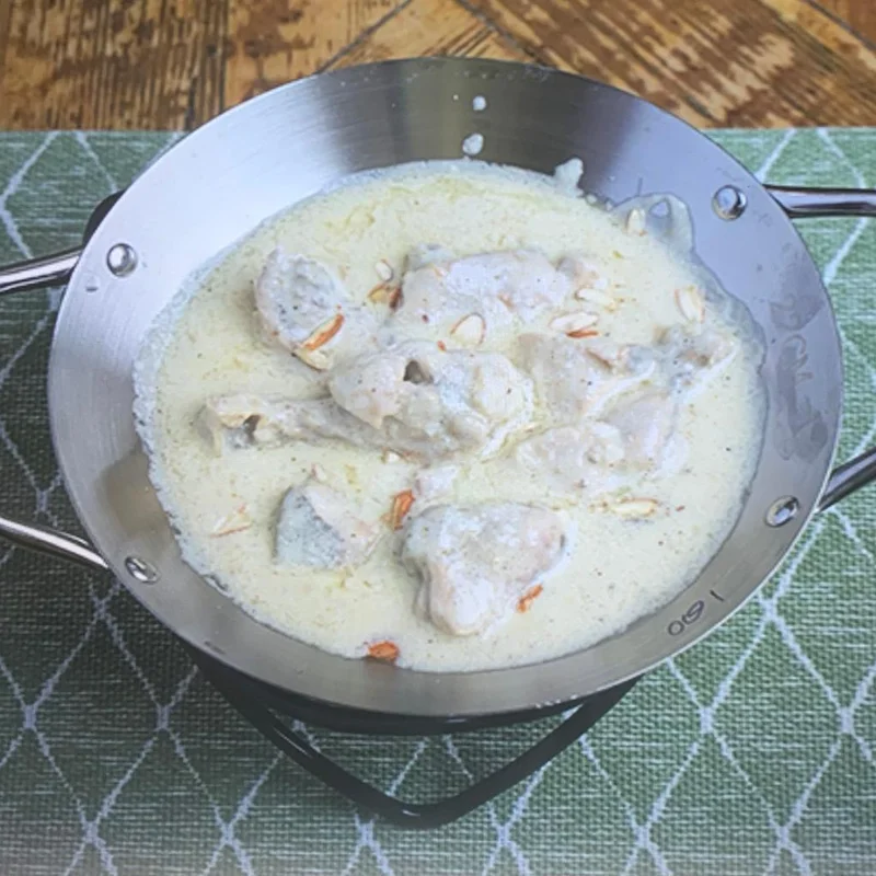 Royal Chicken White Karahi